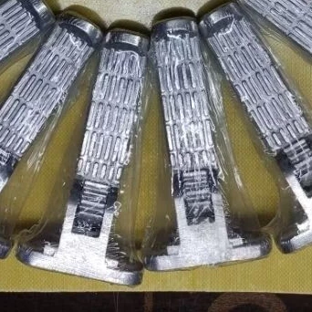 Gác chân sau xe ludo vinfast